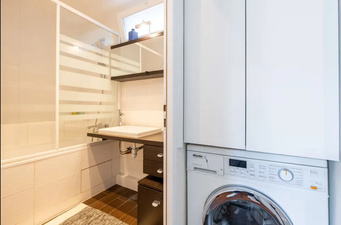 Appartement lumineux de 2 chambres au dernier étage avec vue panoramique — image 6 sur 15