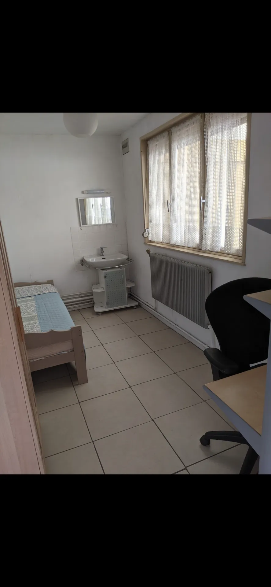 Chambre meublée dans maison tout équipée, jardin avec bbq,  stationnement gratuit à Lille — image 6 sur 10