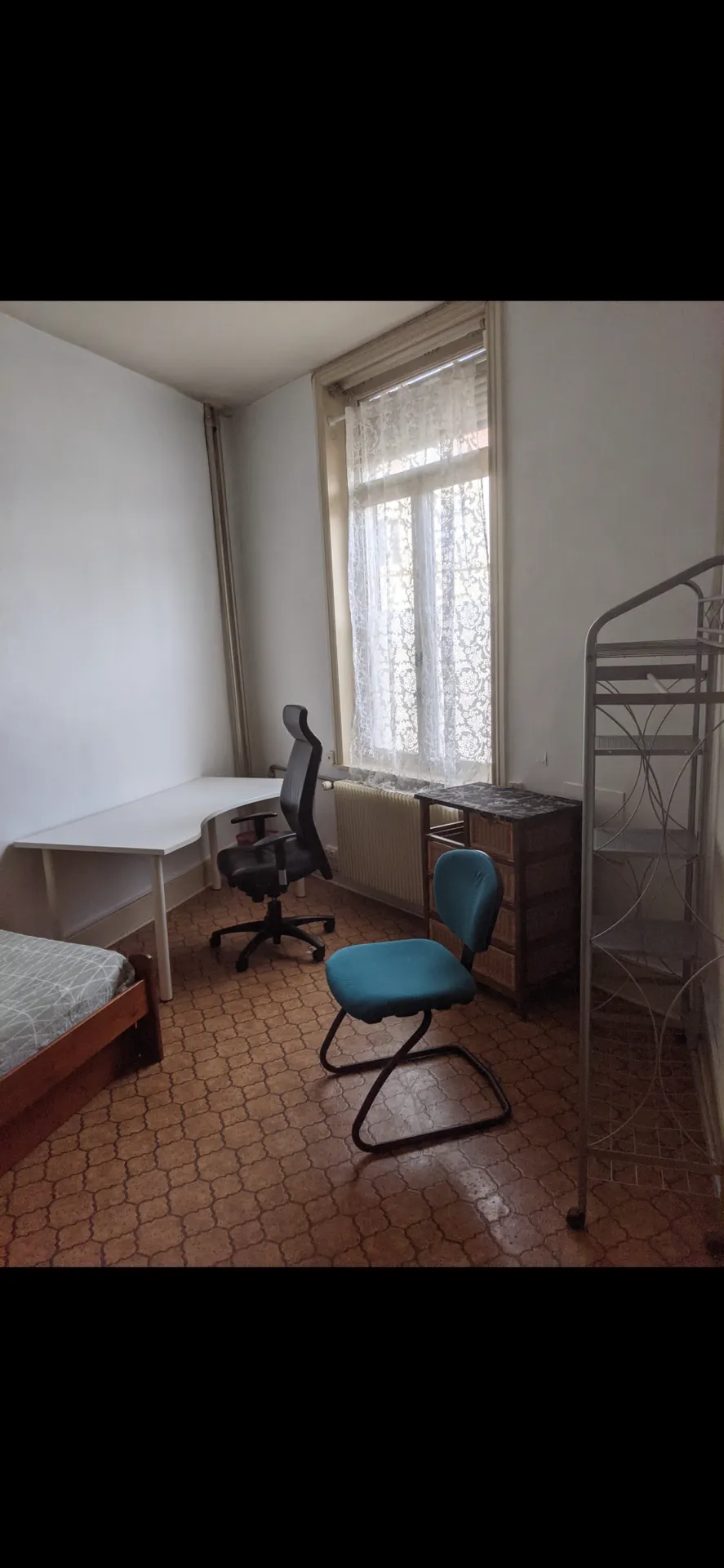 Chambre meublée dans maison tout équipée, jardin avec bbq,  stationnement gratuit à Lille — image 4 sur 10
