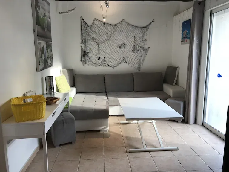 Appartement 50 M2 deux chambres calme quartier l’avale 800 de la mer joliment meublé idéal coloc.  — image 4 sur 15