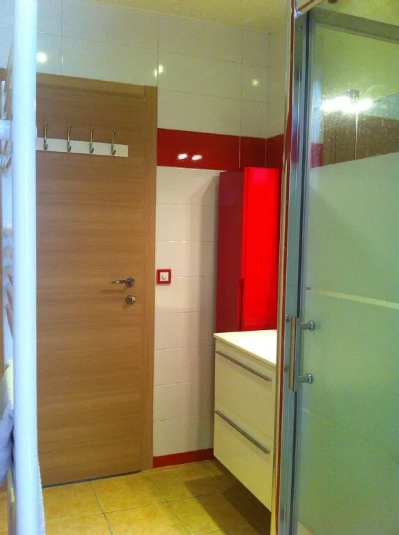 Appartement 50 M2 deux chambres calme quartier l’avale 800 de la mer joliment meublé idéal coloc.  — image 10 sur 15