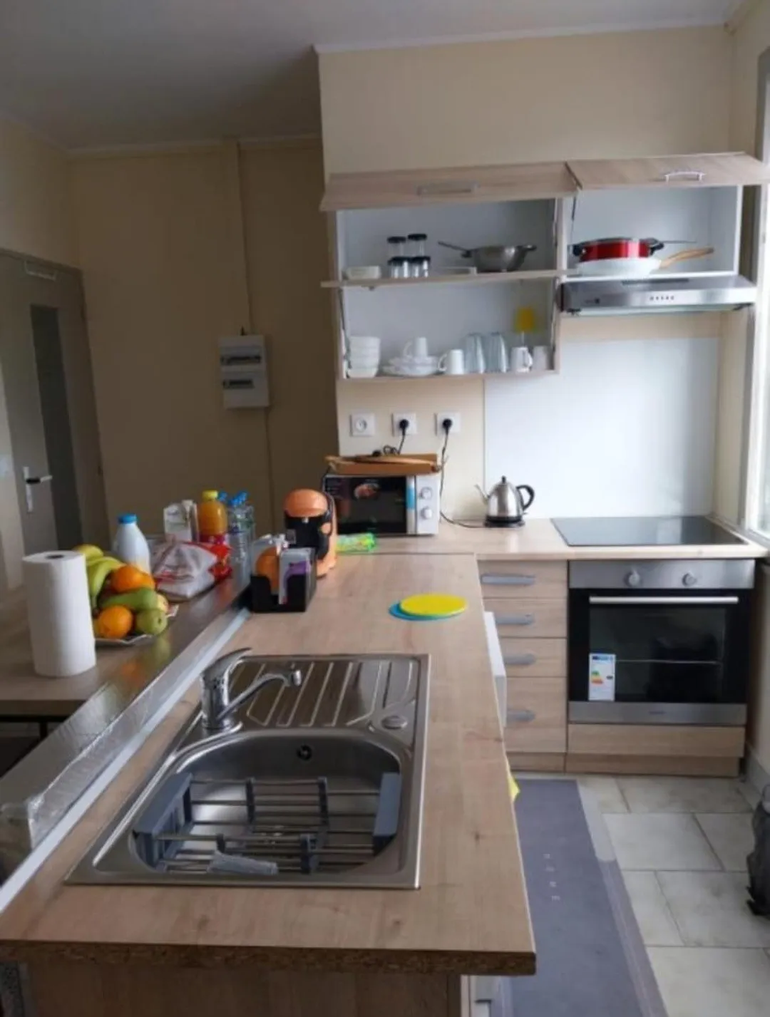 Belle pièce meublée dans logement tout équipé  — image 7 sur 7
