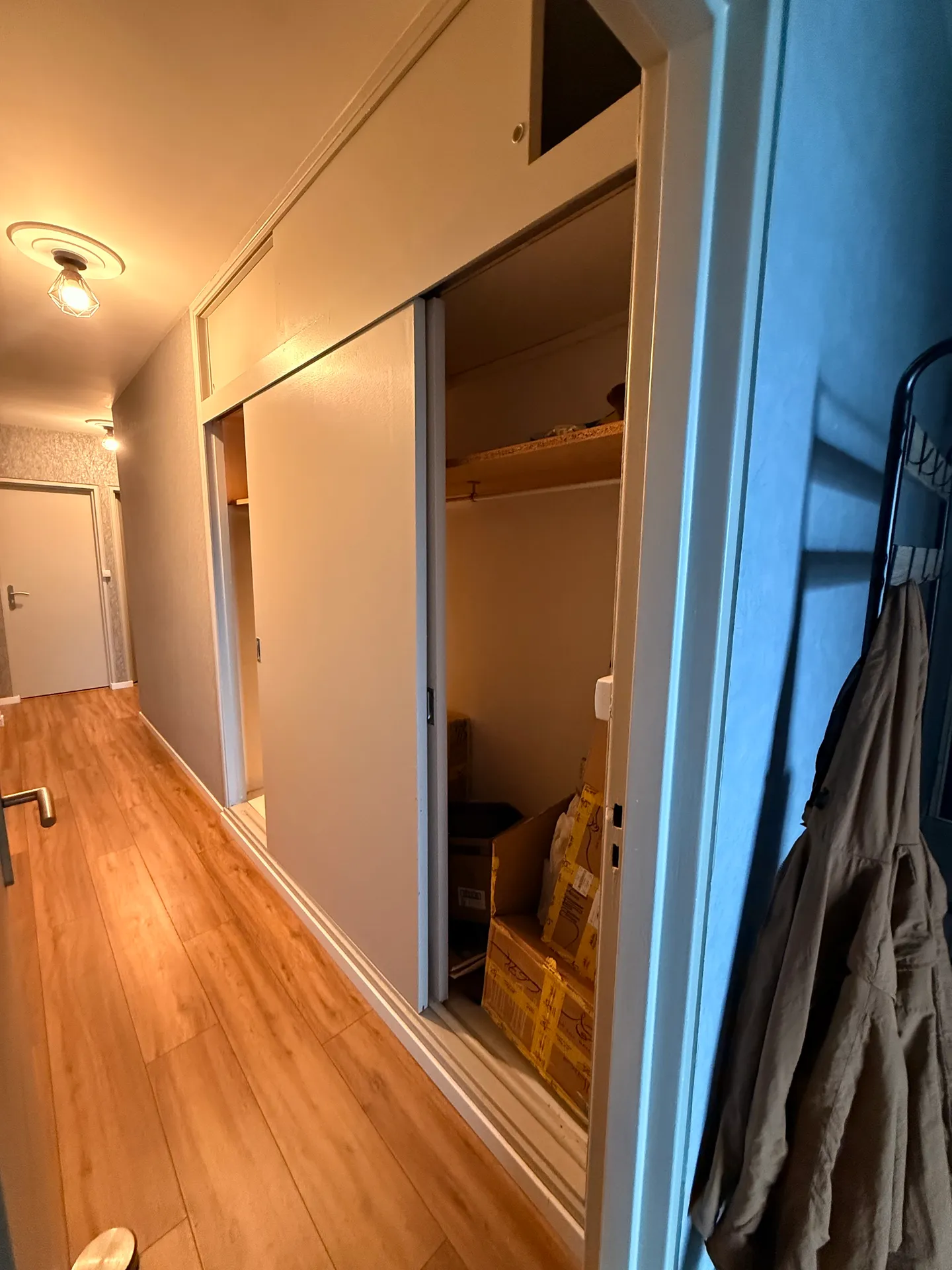 Une chambre 13m2 — image 8 of 13